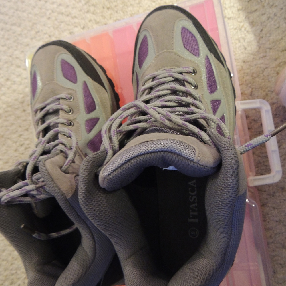 Brand new Itasca women's hiking boots